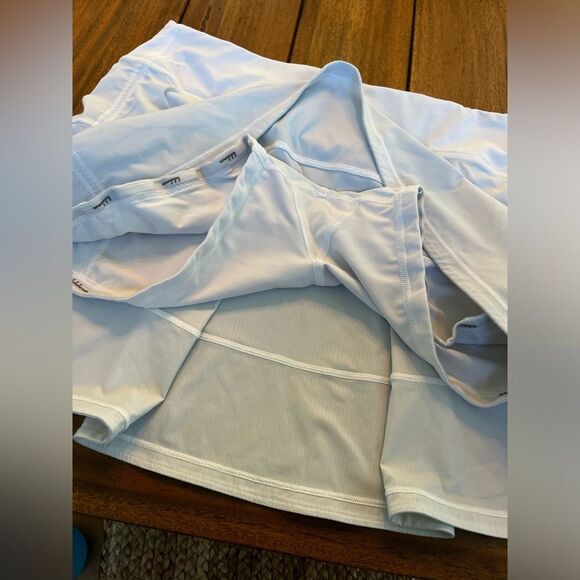 LuLuLemon ultra Light Gray (silver) Tennis/Golf Skirt; Size 12; GREAT condition! - Picture 7 of 16